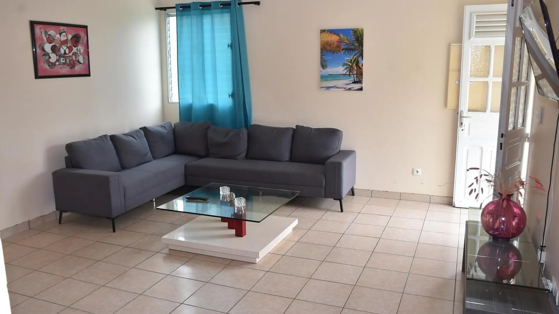 Haut De Villa Amour Cache Rivière-Pilote 0*,  Martinique